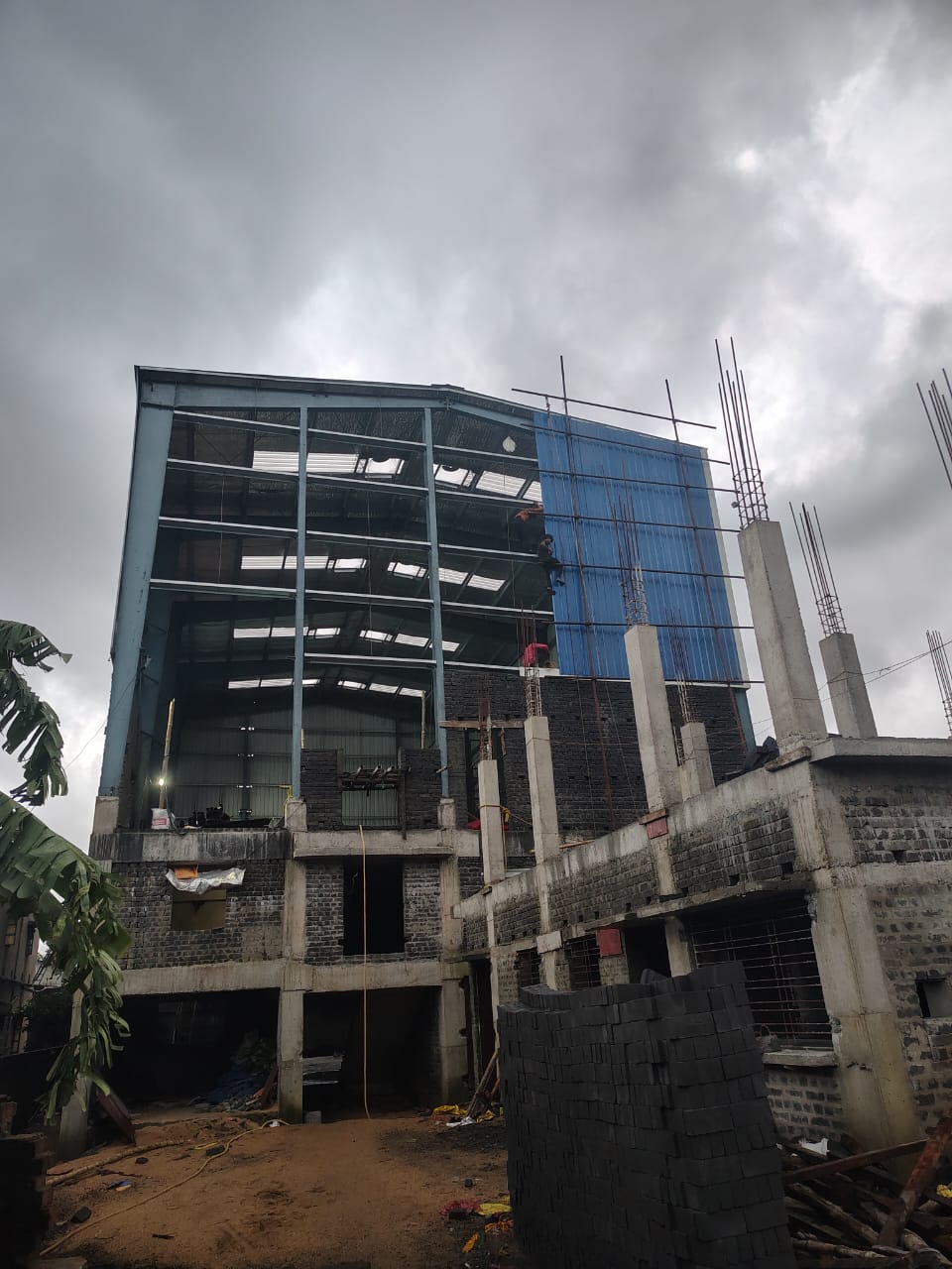 PEB Covering Design: Enhancing Strength, Efficiency and Aesthetics in Pre-Engineered Buildings